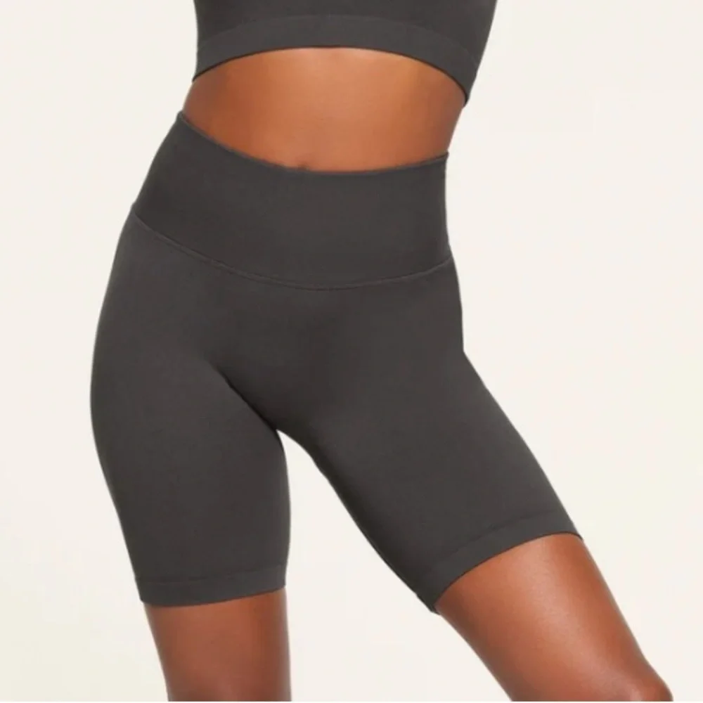 SKIMS Charcoal Contour Lounge Bike Shorts NEW
